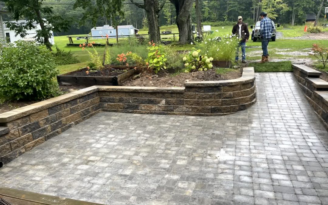 Build Smart Outdoors: Retaining Walls, Patio Drainage, and Paver Upkeep